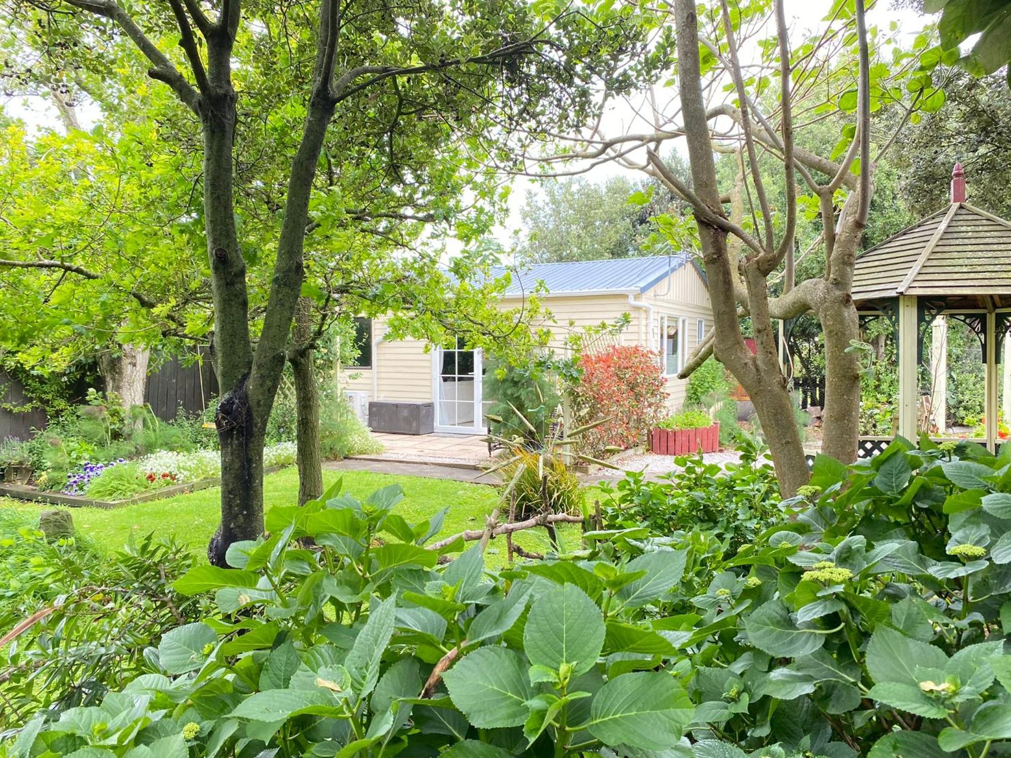 Glascroft Gardens - Bed & Breakfast Patea Exterior photo